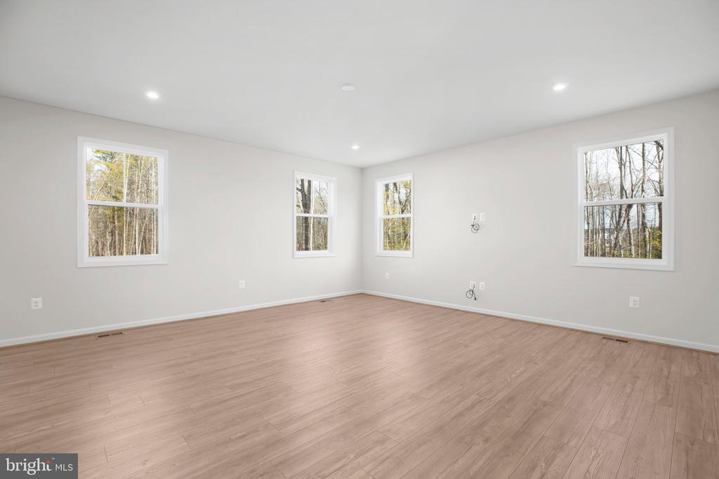 Fredericksburg, Virginia, 22408, United States, 4 Bedrooms Bedrooms, ,3 BathroomsBathrooms,Residential,For Sale,1850106