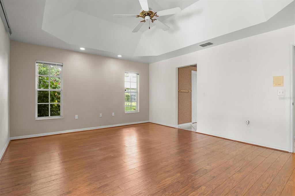 Lakeland, Florida, 33813, United States, 4 Bedrooms Bedrooms, ,4 BathroomsBathrooms,Residential,For Sale,1948005