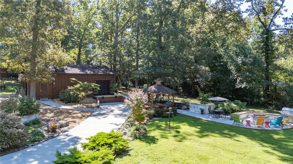 Calhoun, Georgia, 30701, United States, 3 Bedrooms Bedrooms, ,3 BathroomsBathrooms,Residential,For Sale,1980675