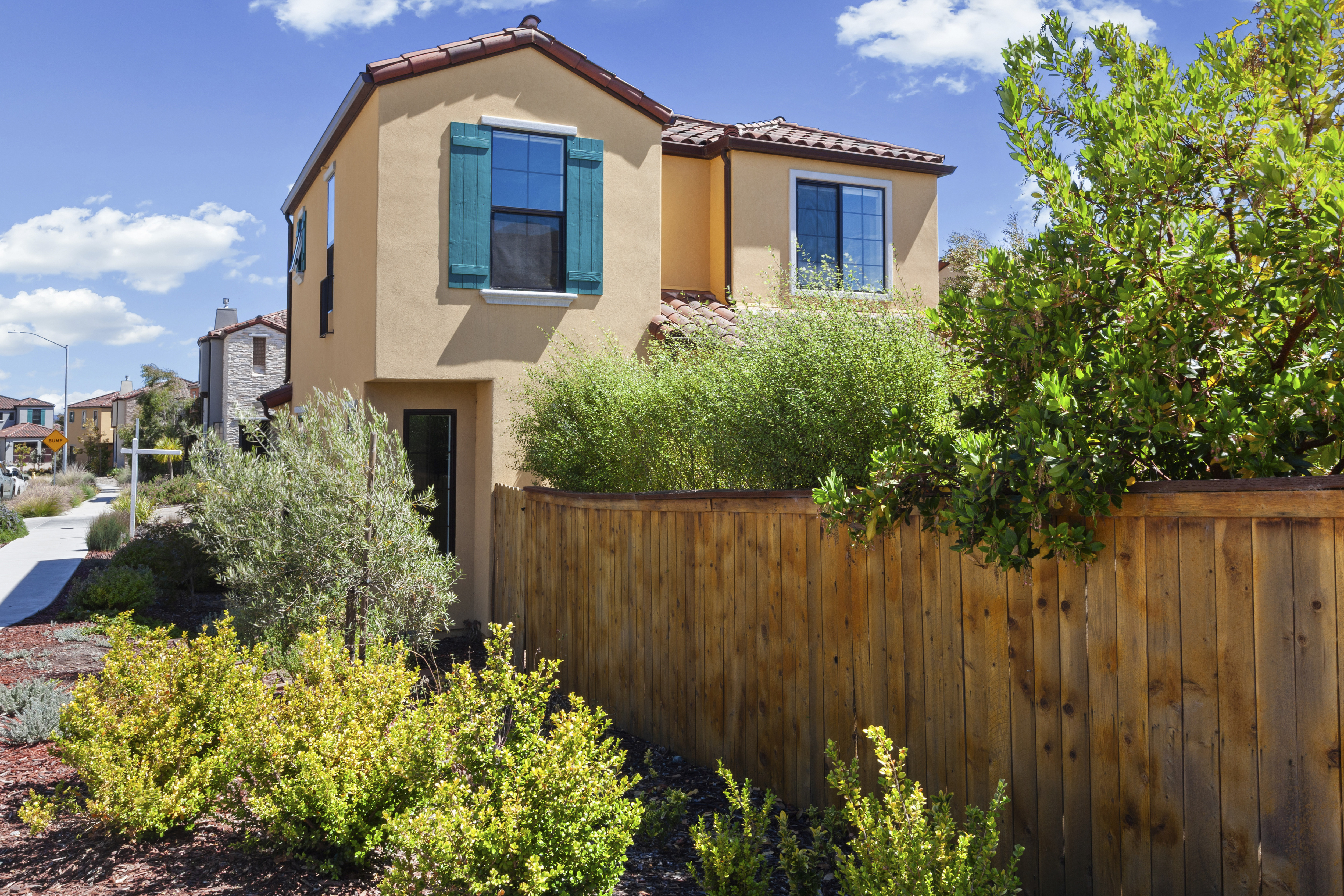  Elegant Hillside Living in Coveted Toscano - 物件實景
