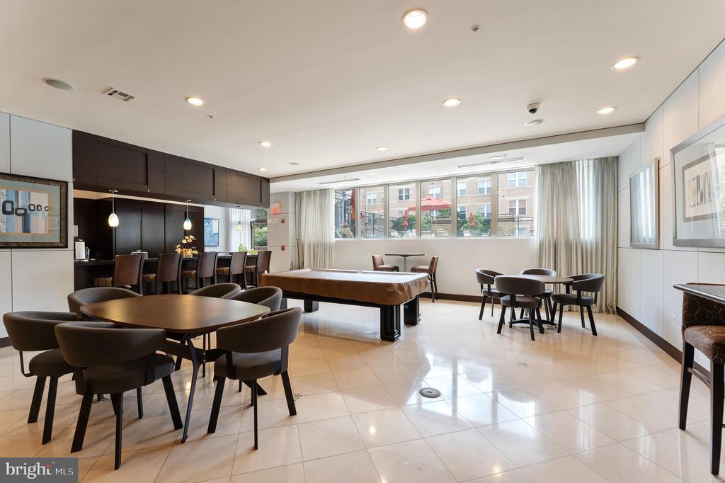 Reston, Virginia, 20190, United States, 2 Bedrooms Bedrooms, ,2 BathroomsBathrooms,Residential,For Sale,1904238