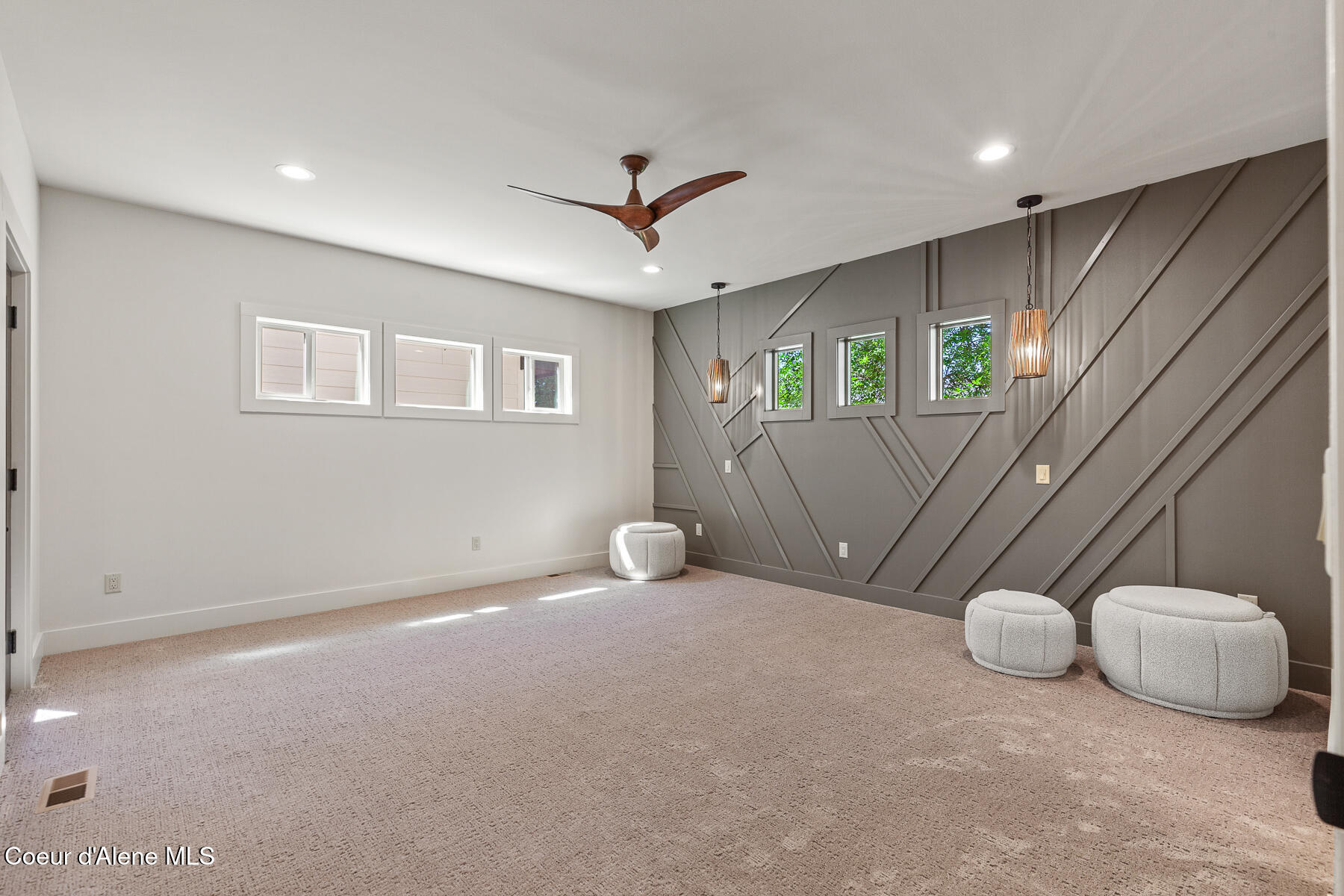 Coeur d'Alene, Idaho, 83814, United States, 4 Bedrooms Bedrooms, ,5 BathroomsBathrooms,Residential,For Sale,2037793