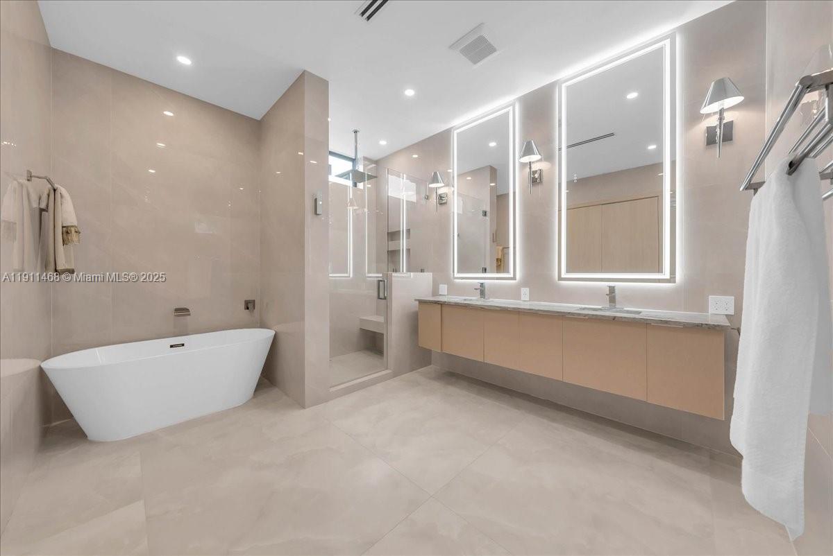 Marco Island, Florida, 34145, United States, 4 Bedrooms Bedrooms, ,5 BathroomsBathrooms,Residential,For Sale,1995875