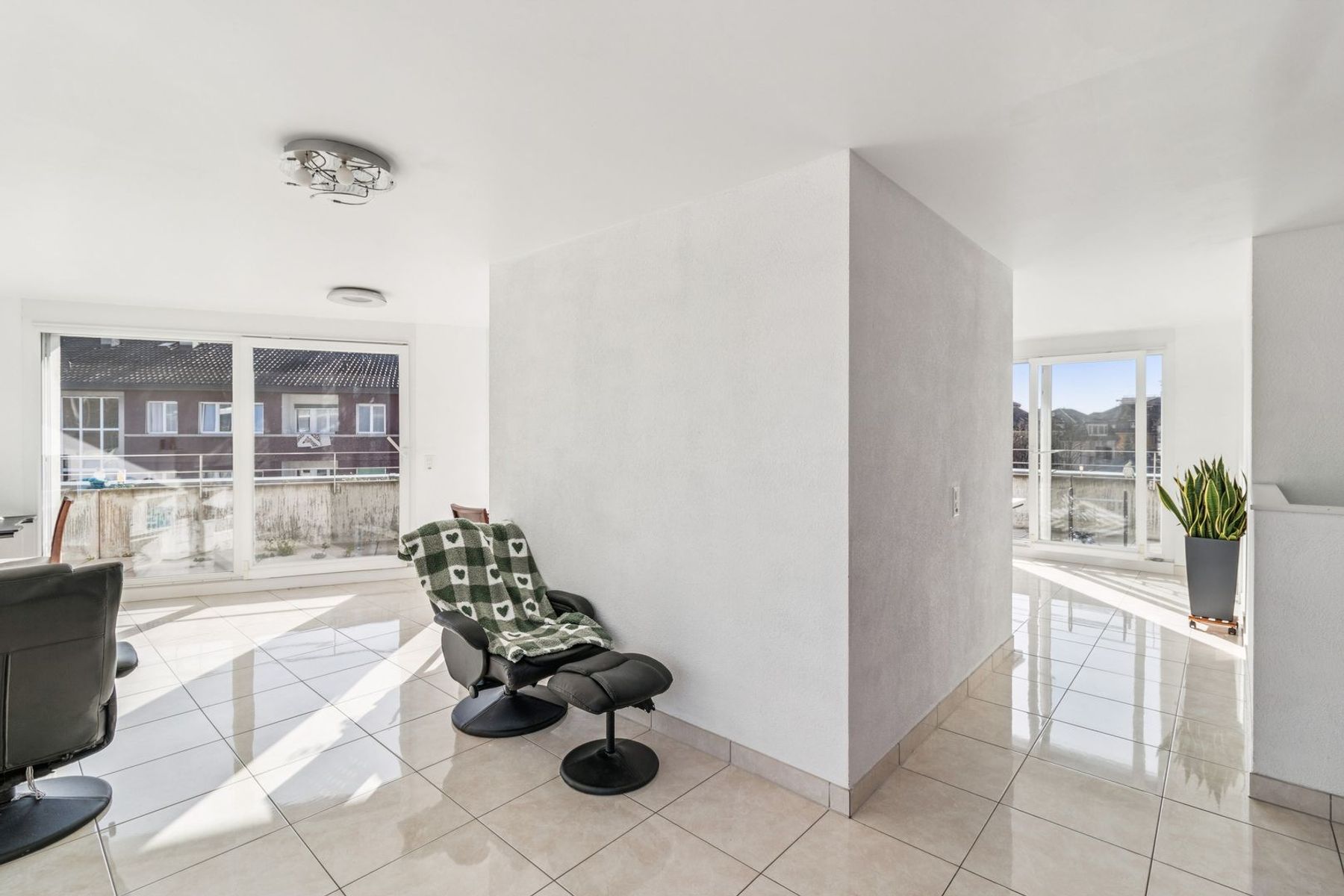  Rare modern attic-duplex between Lausanne & Pully - 物件實景