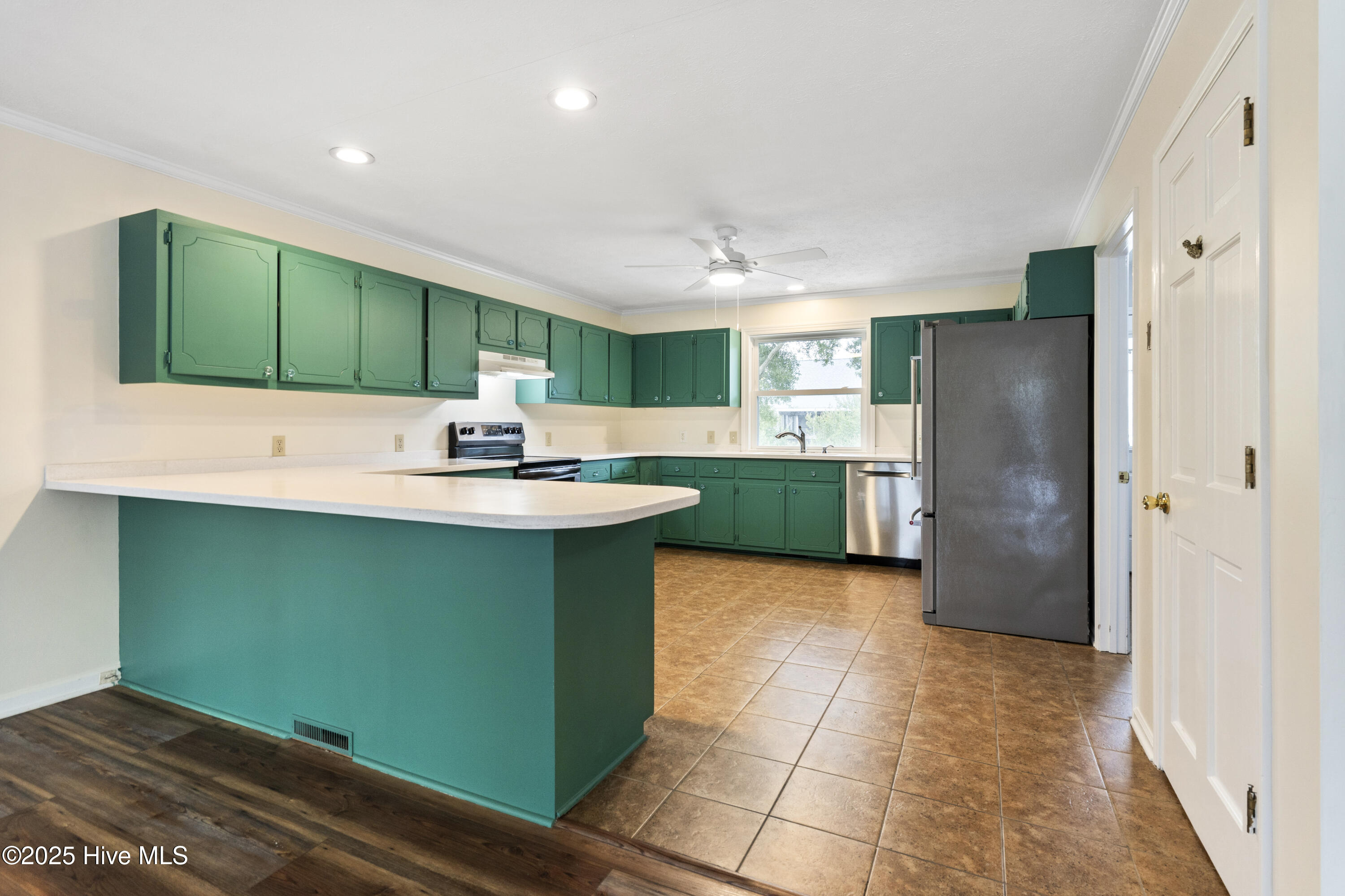 Emerald Isle, North Carolina, 28594, United States, 3 Bedrooms Bedrooms, ,3 BathroomsBathrooms,Residential,For Sale,1991113