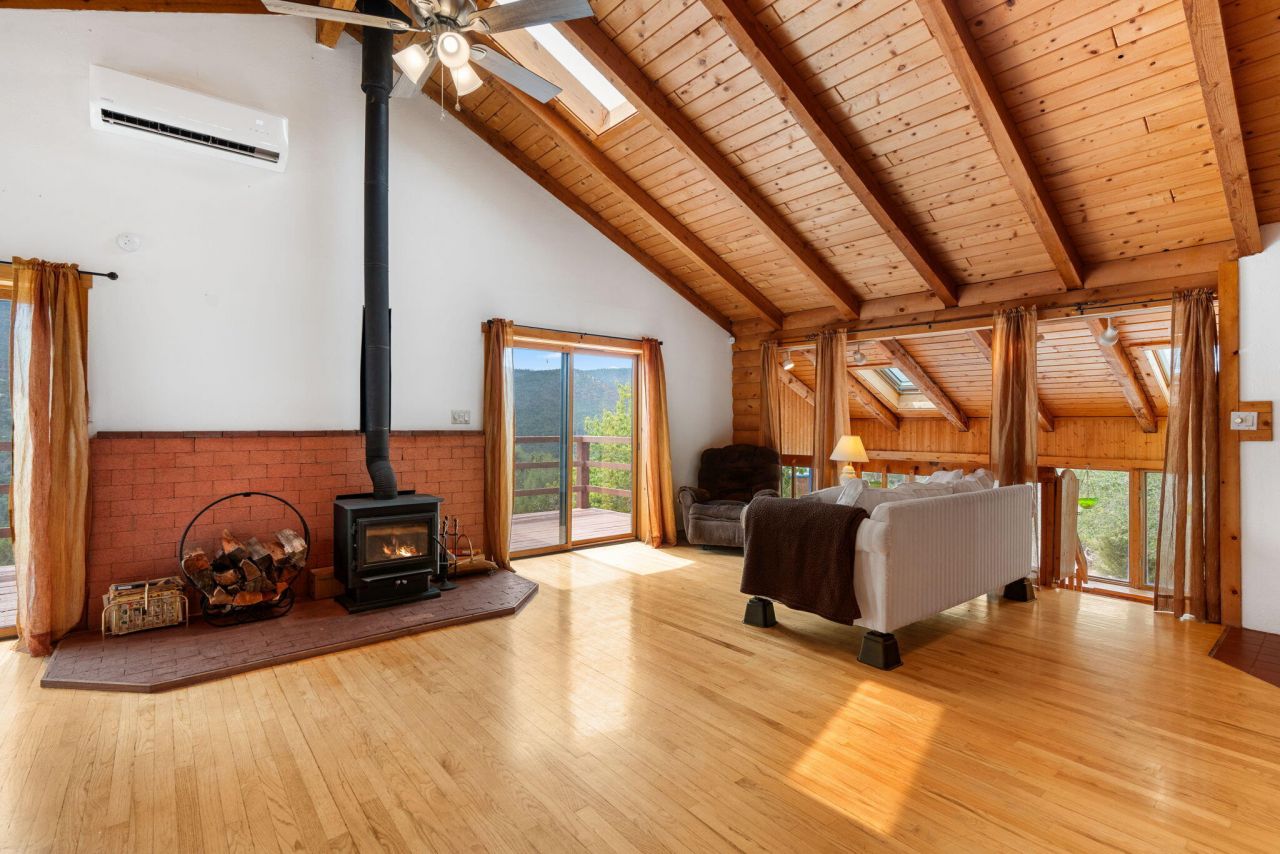 Jemez Springs, New Mexico, 87025, United States, 3 Bedrooms Bedrooms, ,2 BathroomsBathrooms,Residential,For Sale,1903499