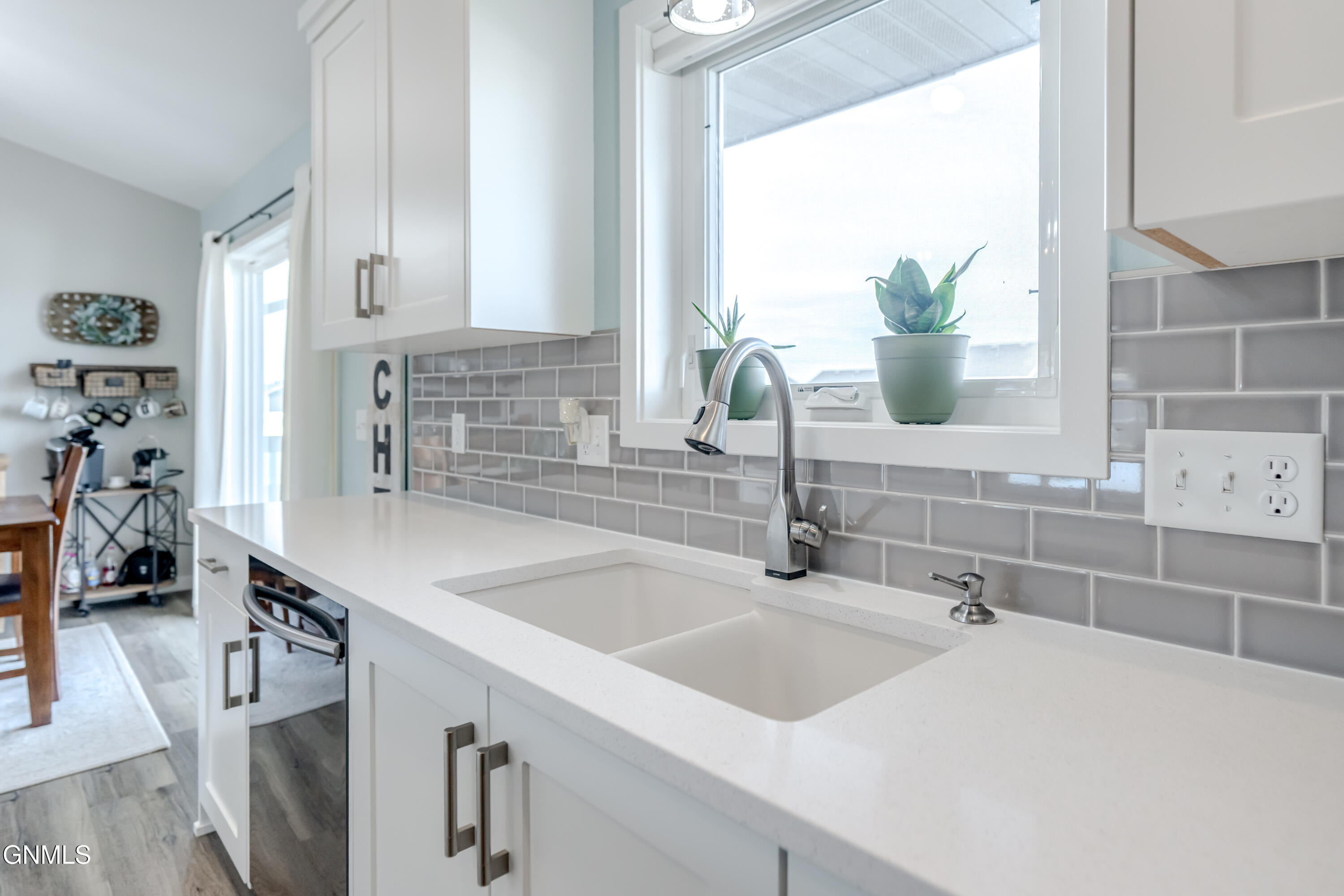 Bismarck, North Dakota, 58504, United States, 5 Bedrooms Bedrooms, ,2 BathroomsBathrooms,Residential,For Sale,1986096