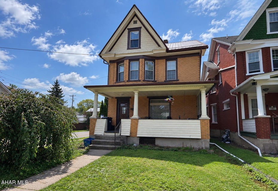 Broadway , Altoona, PA 16601