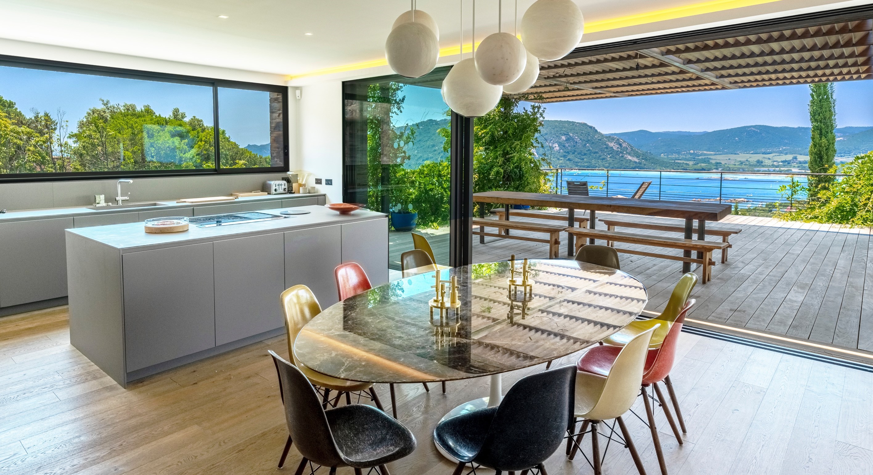 ARCHITECT-DESIGNED VILLA - PRIVATE WXATERFRONT ESTATE OF CALA D