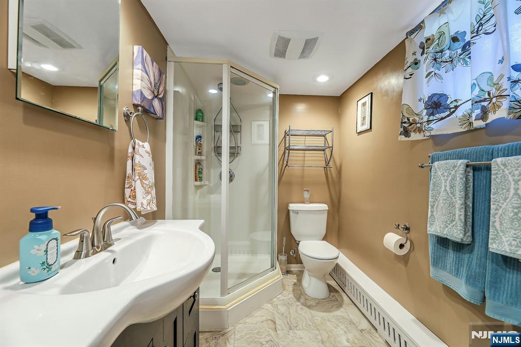 Fair Lawn, New Jersey, 07410, United States, 4 Bedrooms Bedrooms, ,2 BathroomsBathrooms,Residential,For Sale,1940655