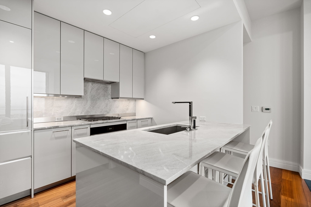 Boston, Massachusetts, 02115, United States, 5 Bedrooms Bedrooms, ,7 BathroomsBathrooms,Residential,For Sale,1688513