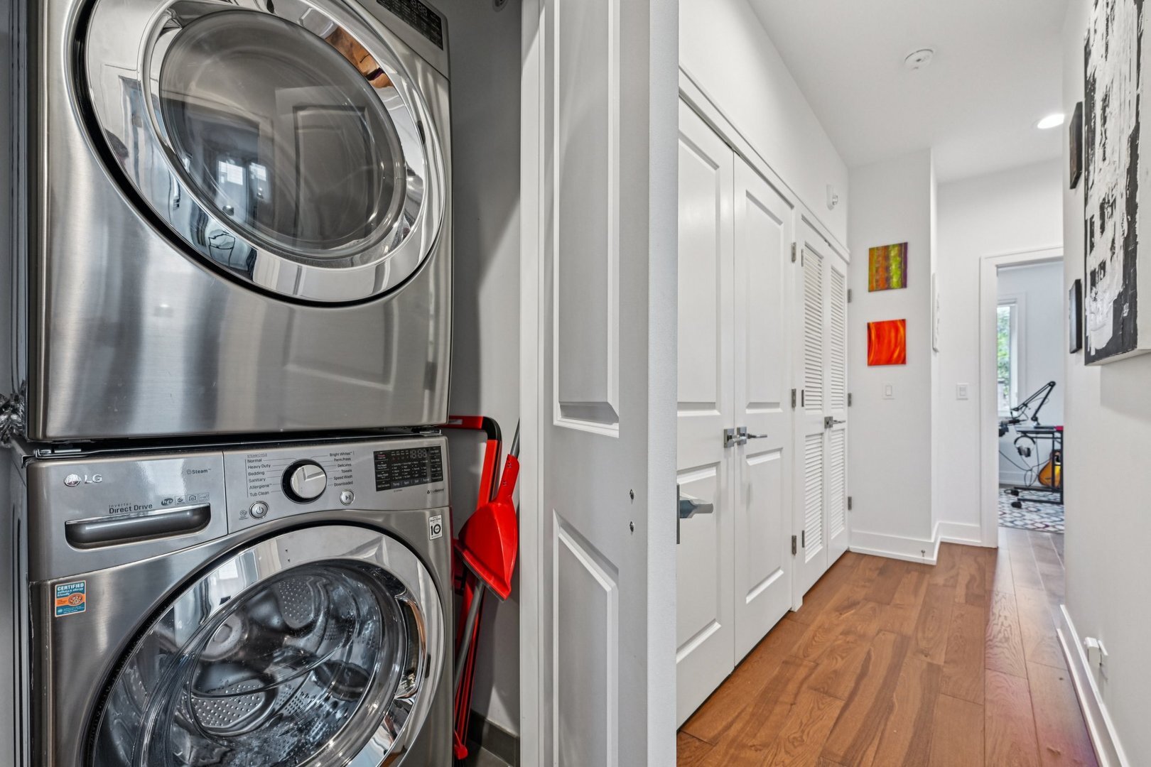 Evanston, Illinois, 60202, United States, 4 Bedrooms Bedrooms, ,3 BathroomsBathrooms,Residential,For Sale,1991957