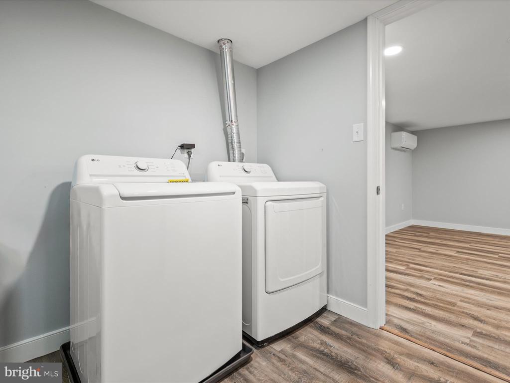 Winchester, Virginia, 22601, United States, 3 Bedrooms Bedrooms, ,3 BathroomsBathrooms,Residential,For Sale,1978922