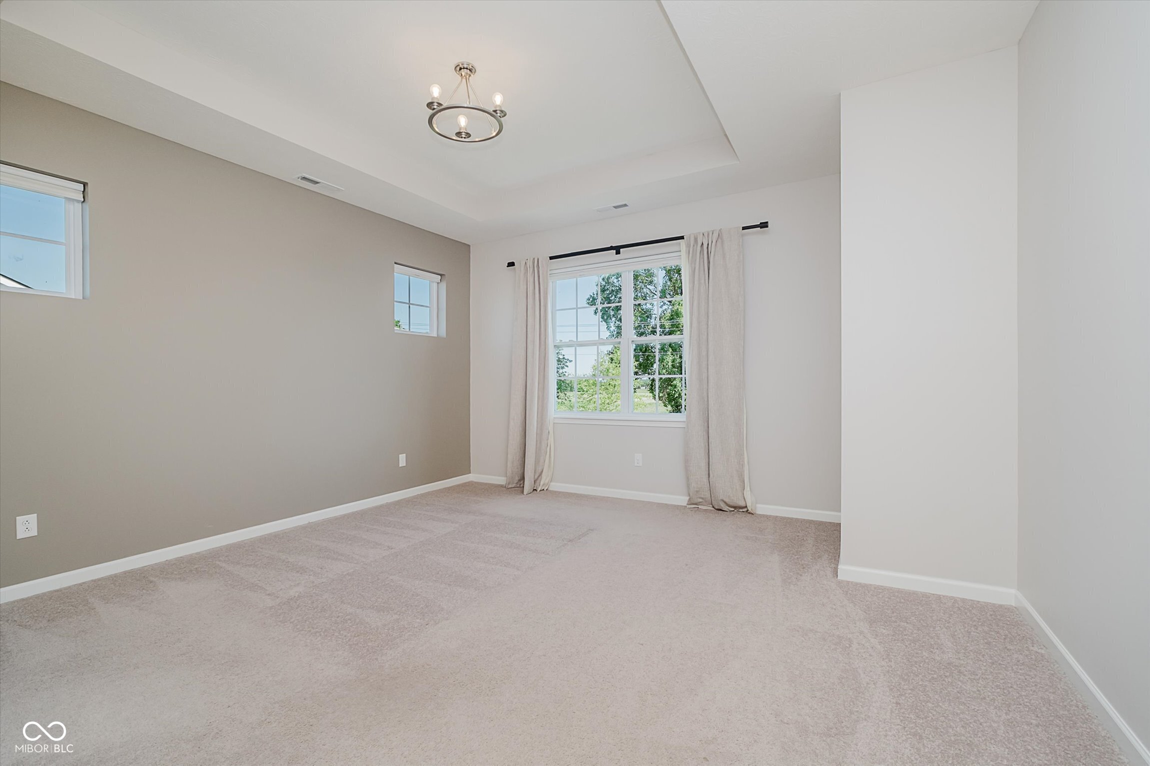 Westfield, Indiana, 46074, United States, 4 Bedrooms Bedrooms, ,4 BathroomsBathrooms,Residential,For Sale,1982855