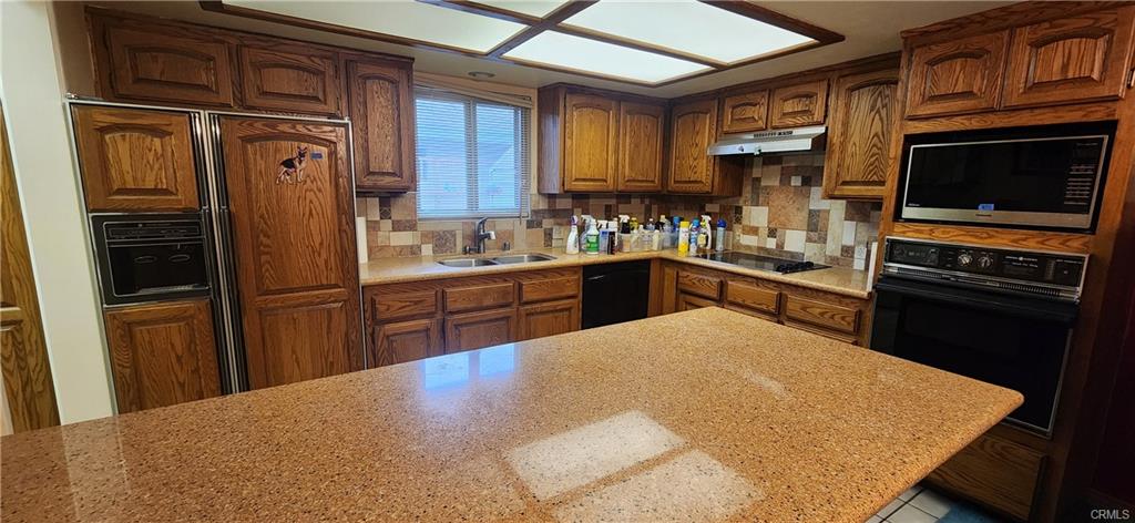 Bloomington, California, 92316, United States, 5 Bedrooms Bedrooms, ,2 BathroomsBathrooms,Residential,For Sale,2008810