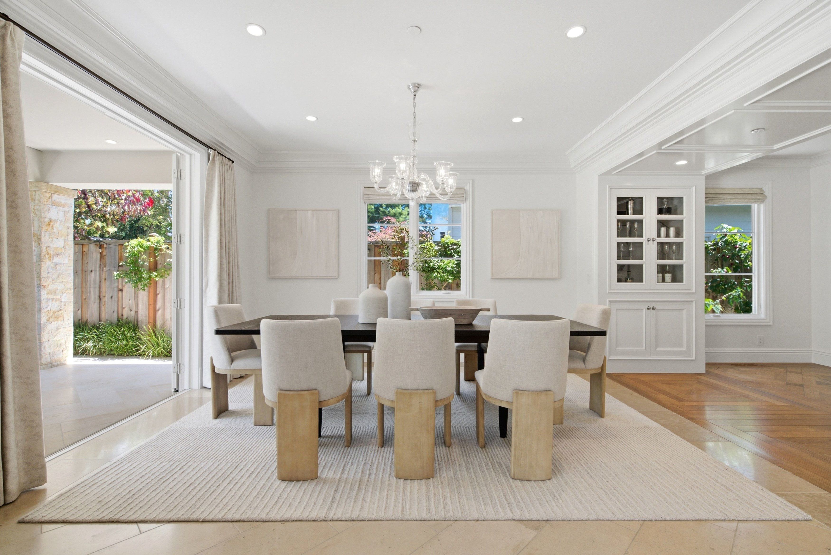  Beautifully Remodeled with Designer Finishes - 物件實景