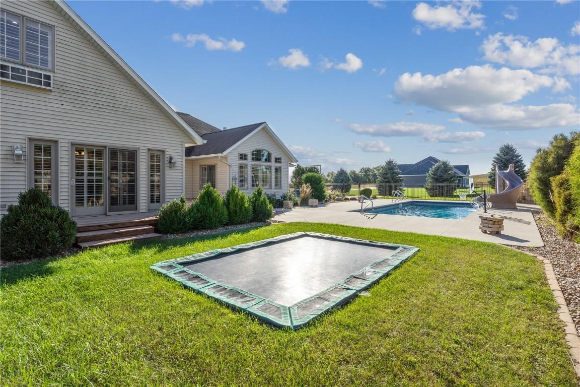 Vinton, Iowa, 52349, United States, 5 Bedrooms Bedrooms, ,3 BathroomsBathrooms,Residential,For Sale,1979270