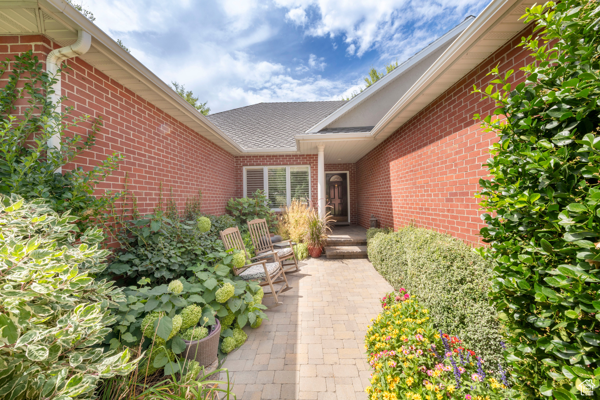 Murray, Utah, 84121, United States, 6 Bedrooms Bedrooms, ,2 BathroomsBathrooms,Residential,For Sale,1927419