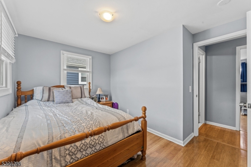 Dunellen Boro, New Jersey, 08812, United States, 5 Bedrooms Bedrooms, ,2 BathroomsBathrooms,Residential,For Sale,1989398