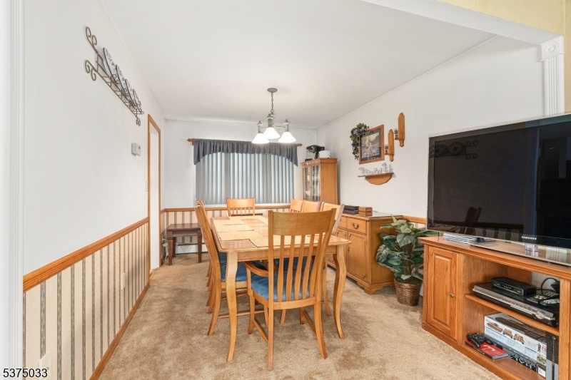 Rockaway Twp., New Jersey, 07866, United States, 3 Bedrooms Bedrooms, ,3 BathroomsBathrooms,Residential,For Sale,1906330