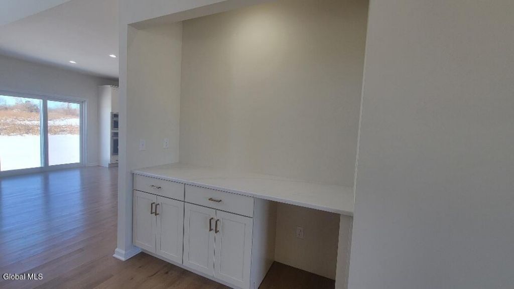 Mechanicville, New York, 12118, United States, 3 Bedrooms Bedrooms, ,3 BathroomsBathrooms,Residential,For Sale,1989514