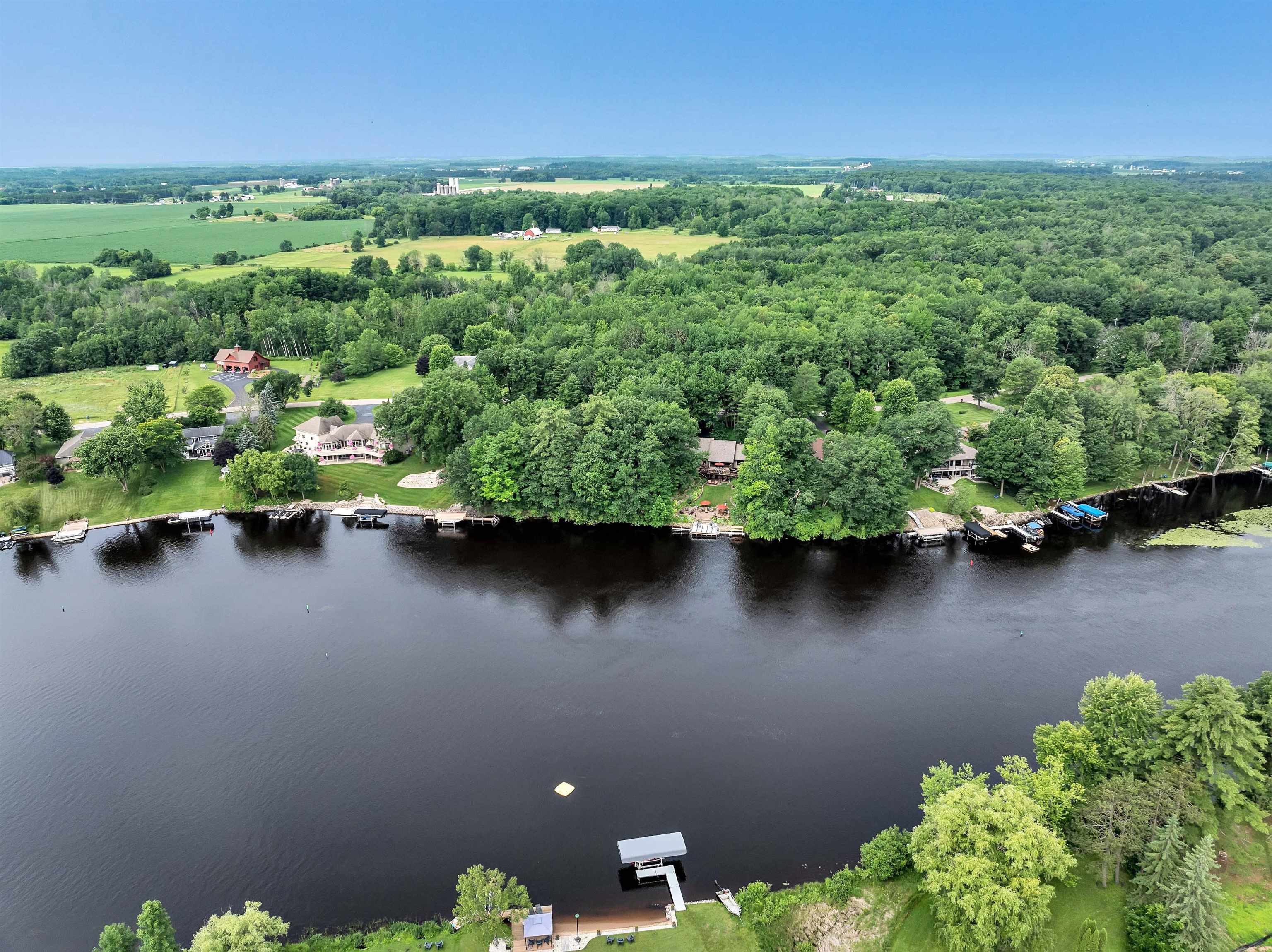 SHAWANO, Wisconsin, 54166, United States, 5 Bedrooms Bedrooms, ,3 BathroomsBathrooms,Residential,For Sale,1912460
