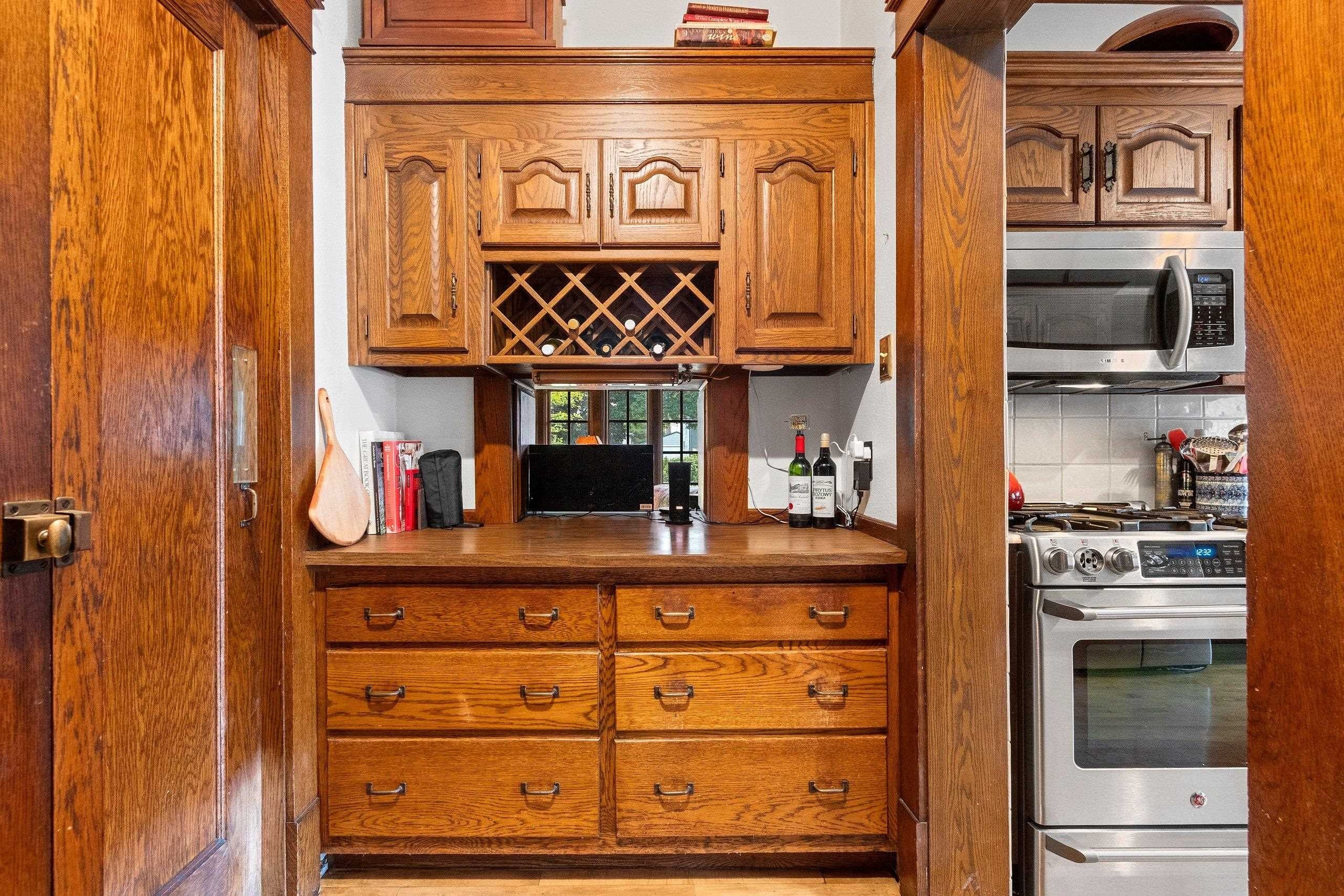 GREEN BAY, Wisconsin, 54301-3217, United States, 4 Bedrooms Bedrooms, ,3 BathroomsBathrooms,Residential,For Sale,1984503