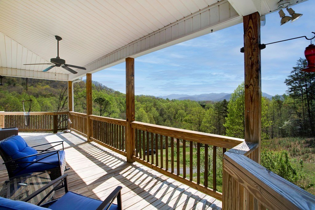 Hayesville, North Carolina, 28904, United States, 3 Bedrooms Bedrooms, ,4 BathroomsBathrooms,Residential,For Sale,1924483