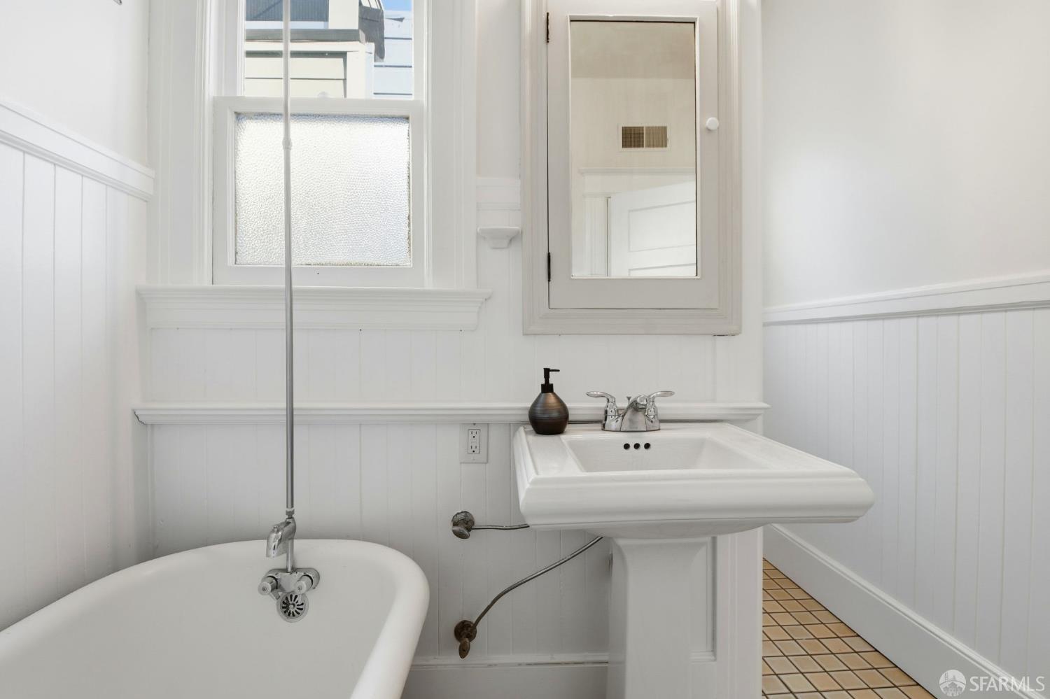 San Francisco, California, 94115, United States, 3 Bedrooms Bedrooms, ,1 BathroomBathrooms,Residential,For Sale,1992126