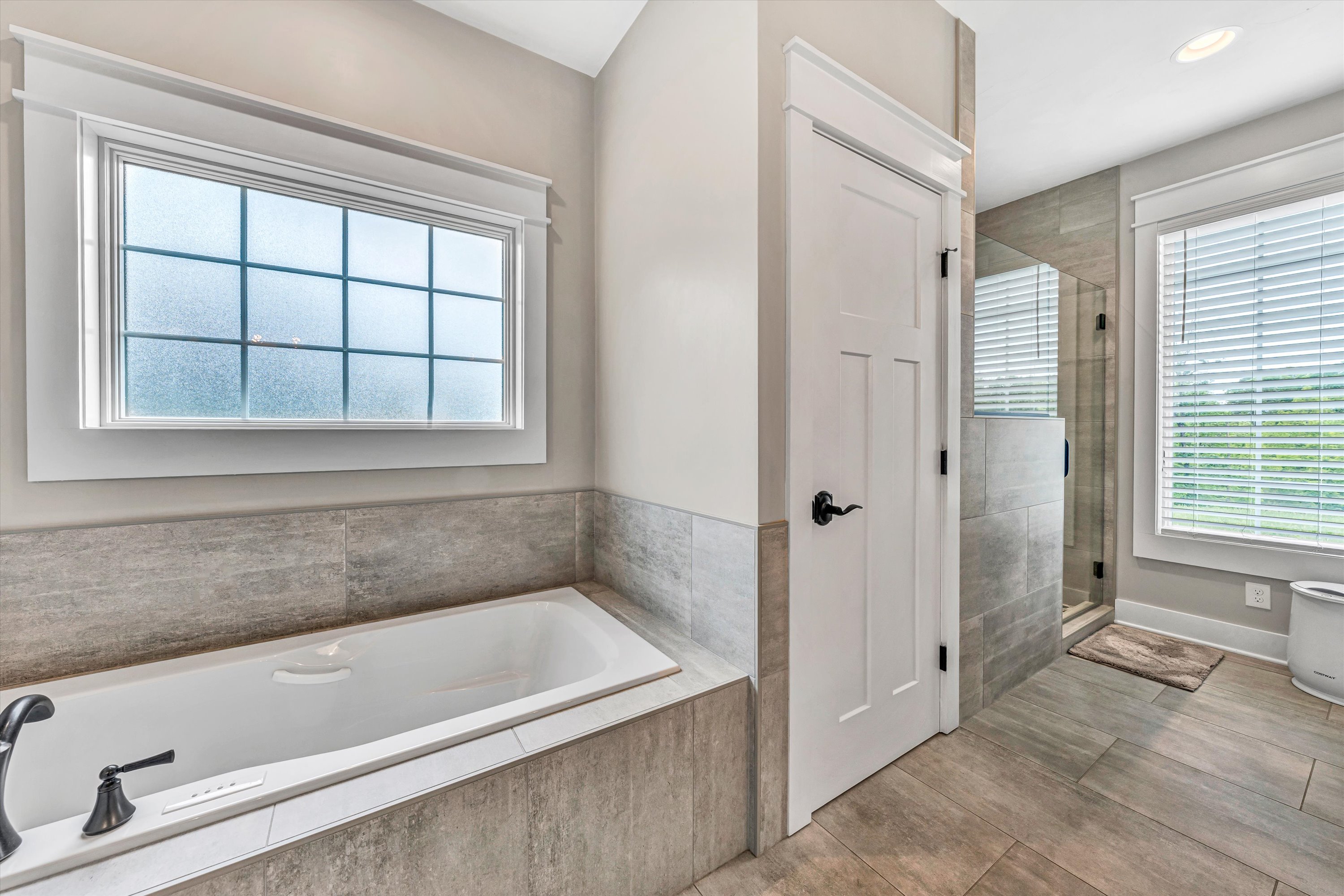 Blue Ridge, Virginia, 24064, United States, 4 Bedrooms Bedrooms, ,3 BathroomsBathrooms,Residential,For Sale,1930042