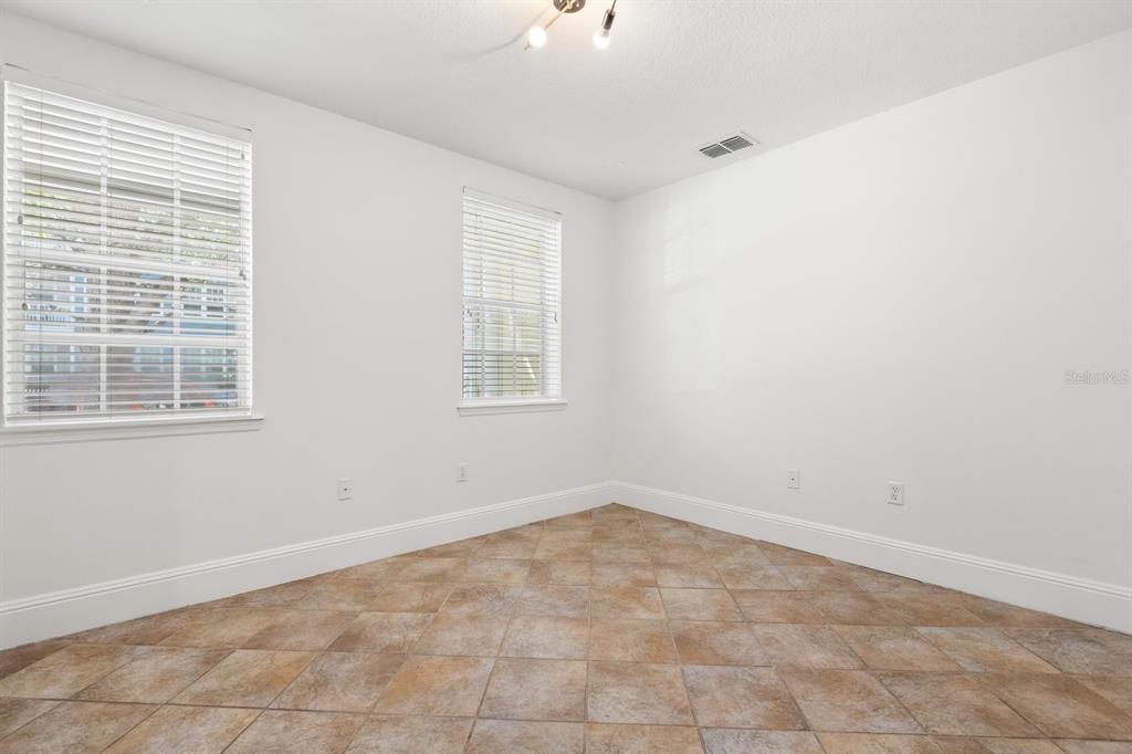 Orlando, Florida, 32814, United States, 4 Bedrooms Bedrooms, ,5 BathroomsBathrooms,Residential,For Sale,1901363