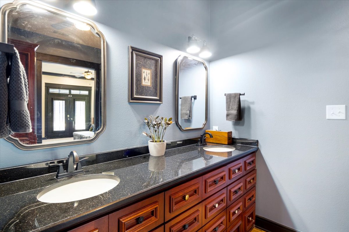 Long Branch, Texas, 75669, United States, 4 Bedrooms Bedrooms, ,4 BathroomsBathrooms,Residential,For Sale,1908688