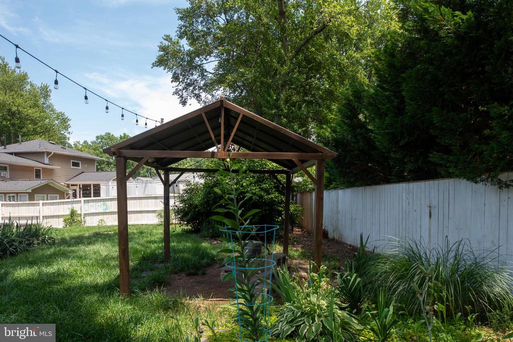 Alexandria, Virginia, 22308, United States, 4 Bedrooms Bedrooms, ,3 BathroomsBathrooms,Residential,For Sale,1921222