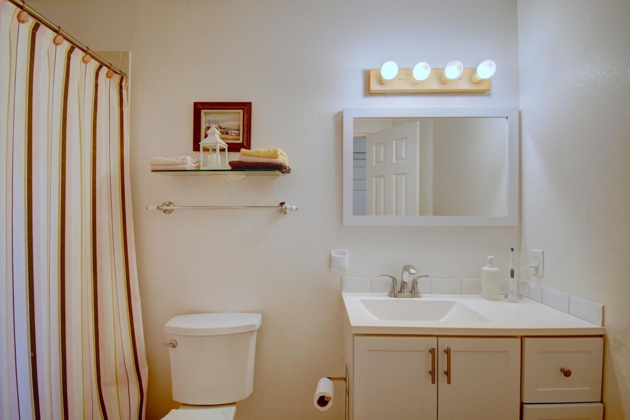 Edgewood, New Mexico, 87015, United States, 3 Bedrooms Bedrooms, ,2 BathroomsBathrooms,Residential,For Sale,1890562