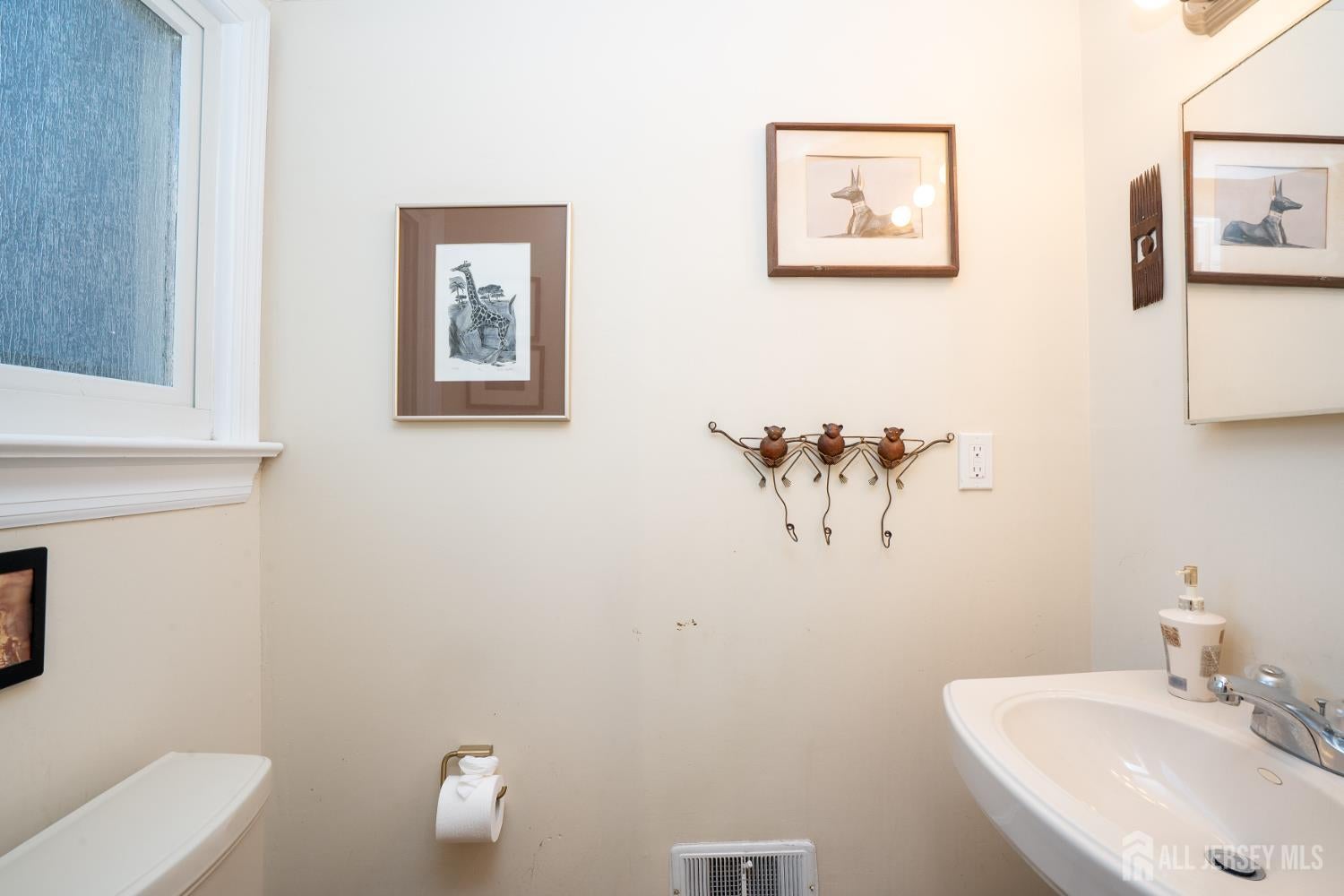 Franklin Twsp, New Jersey, 08873, United States, 4 Bedrooms Bedrooms, ,3 BathroomsBathrooms,Residential,For Sale,2005742