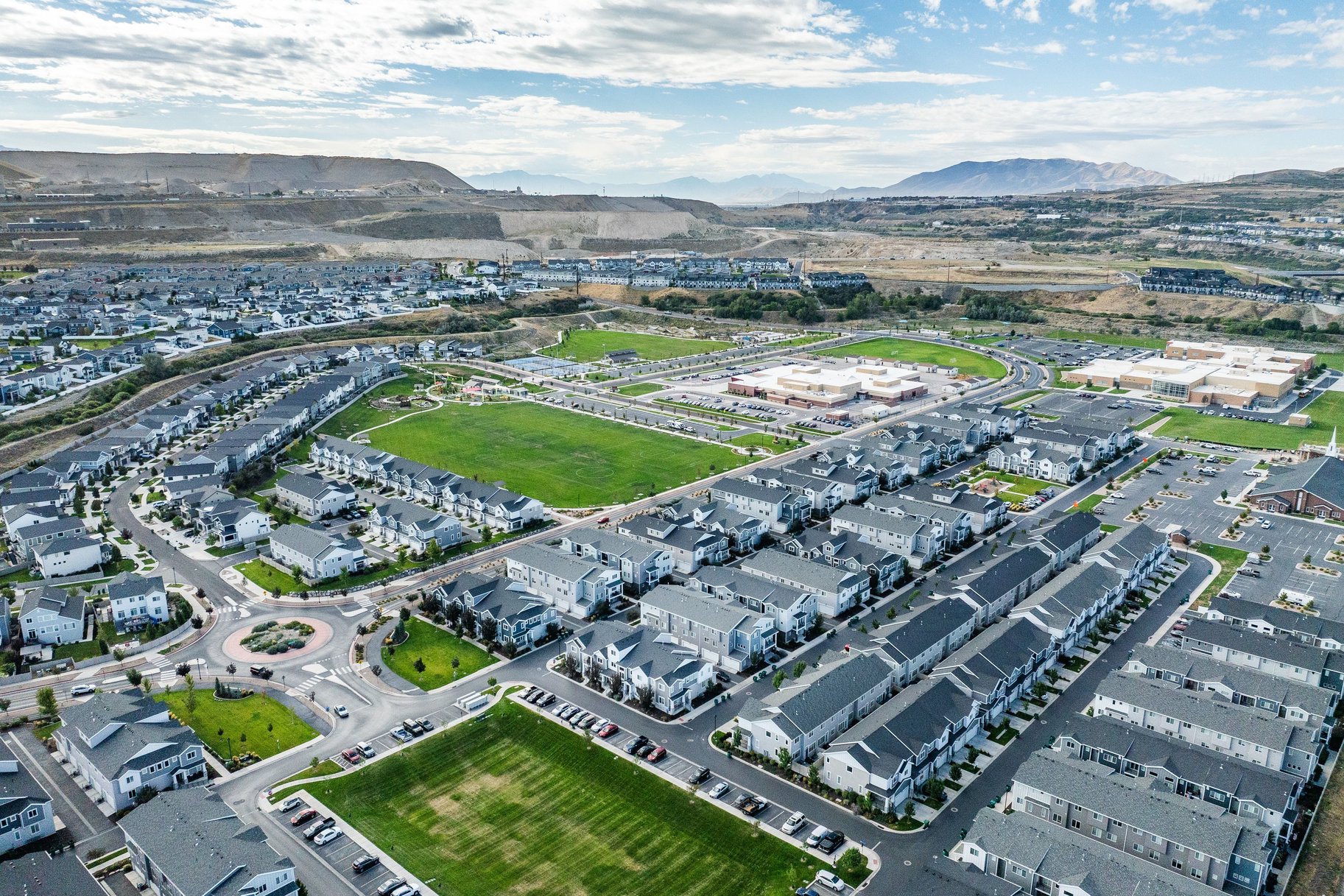  Clean and Updated End Unit Townhome - 物件實景