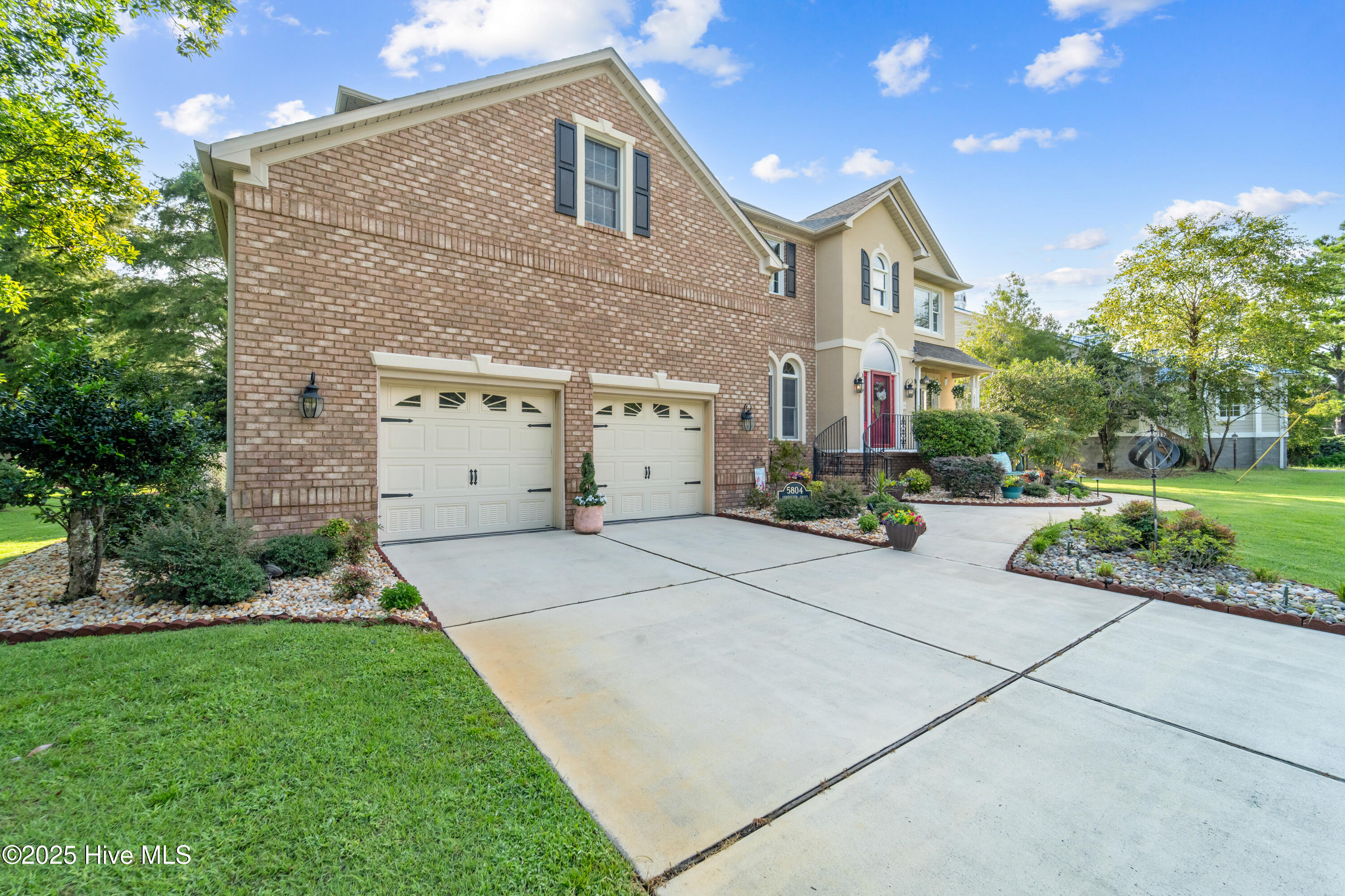 New Bern, North Carolina, 28560, United States, 4 Bedrooms Bedrooms, ,3 BathroomsBathrooms,Residential,For Sale,1907556