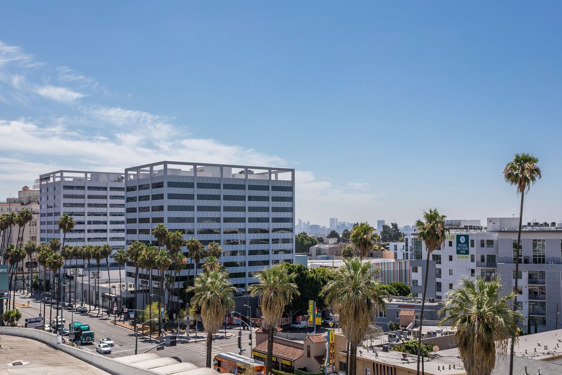  7135 Hollywood BLVD - 物件實景