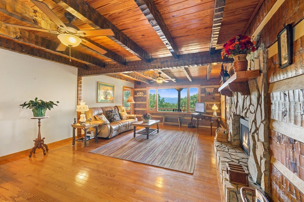 Hiawassee, Georgia, 30546, United States, 3 Bedrooms Bedrooms, ,3 BathroomsBathrooms,Residential,For Sale,1880461