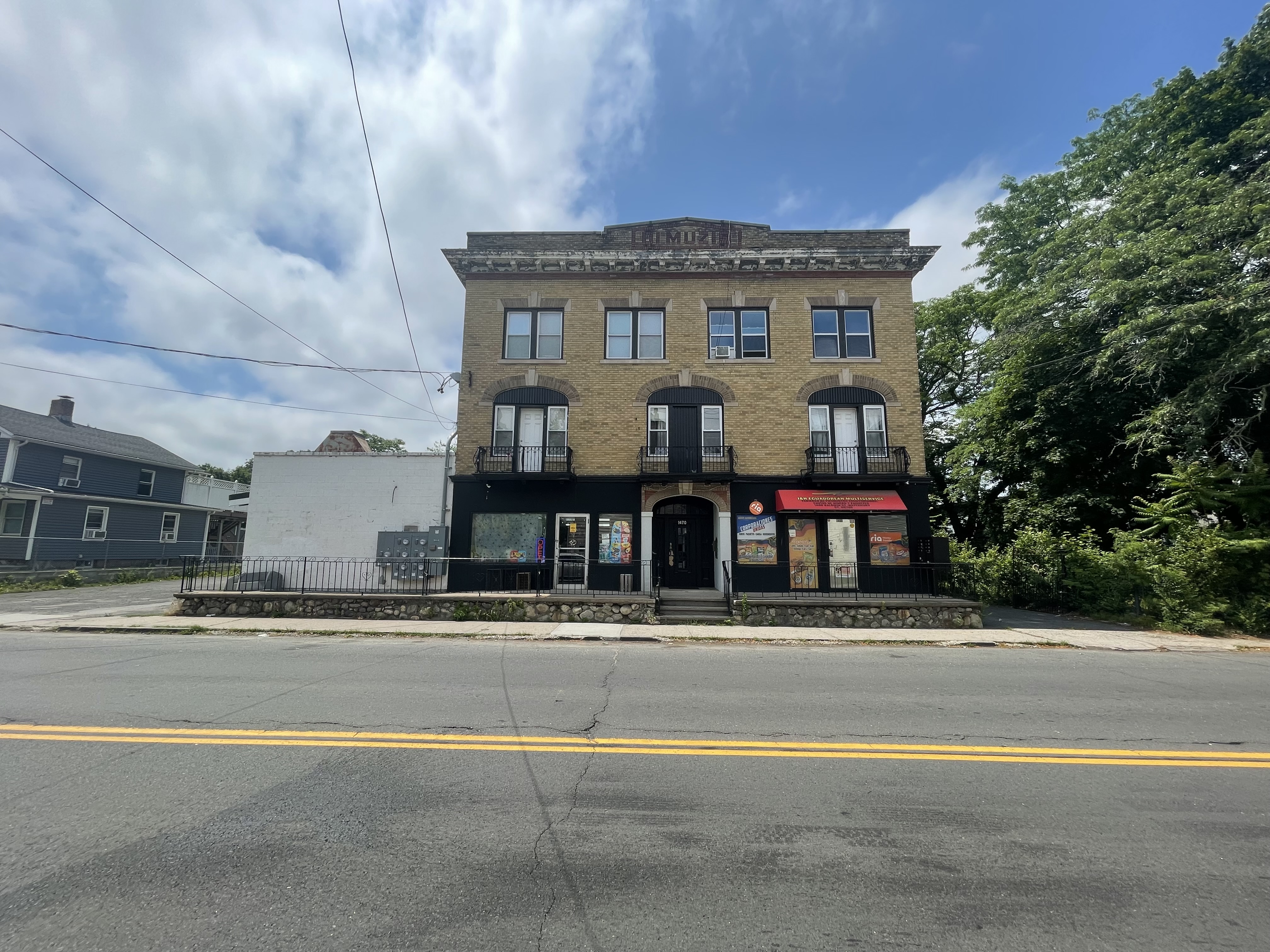 Waterbury, Connecticut, 06706, United States, 8 Bedrooms Bedrooms, ,6 BathroomsBathrooms,Residential,For Sale,1921464