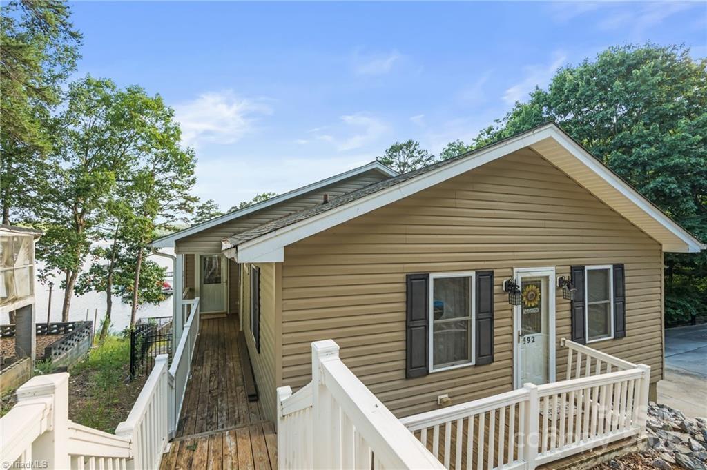 New London, North Carolina, 28127, United States, 3 Bedrooms Bedrooms, ,2 BathroomsBathrooms,Residential,For Sale,1827846