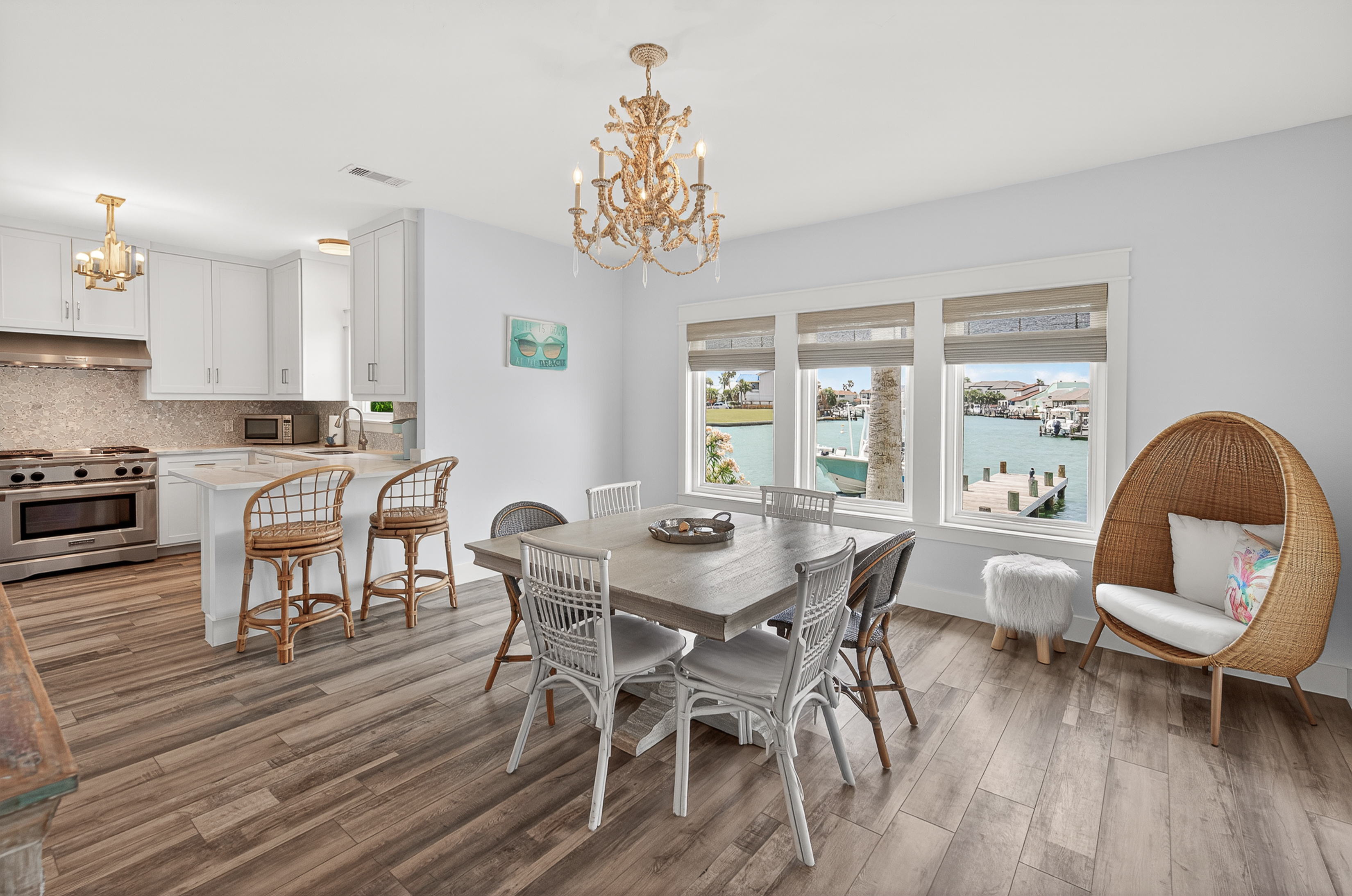  Canal-Front Estate in Island Moorings - 物件實景