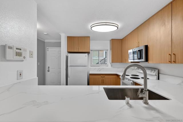 San Diego, California, 92122, United States, 2 Bedrooms Bedrooms, ,1 BathroomBathrooms,Residential,For Sale,2048428