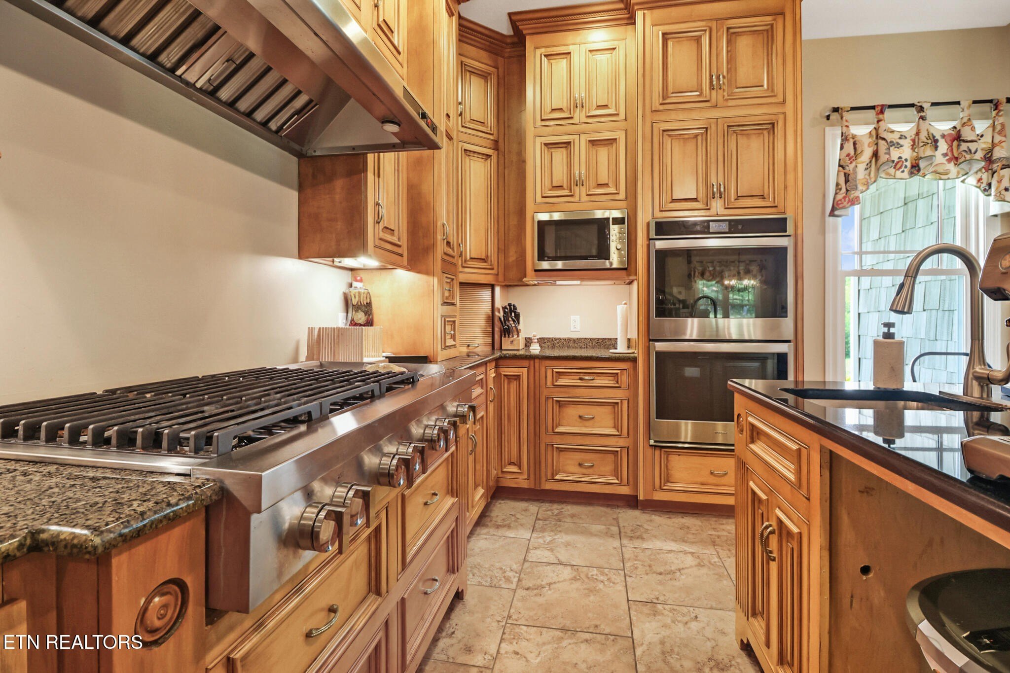 Crossville, Tennessee, 38555, United States, 3 Bedrooms Bedrooms, ,4 BathroomsBathrooms,Residential,For Sale,1977944