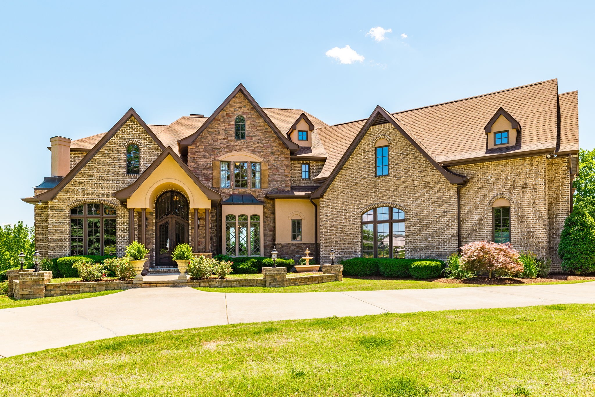 Greenbrier, Tennessee, 37073, United States, 5 Bedrooms Bedrooms, ,6 BathroomsBathrooms,Residential,For Sale,1827902