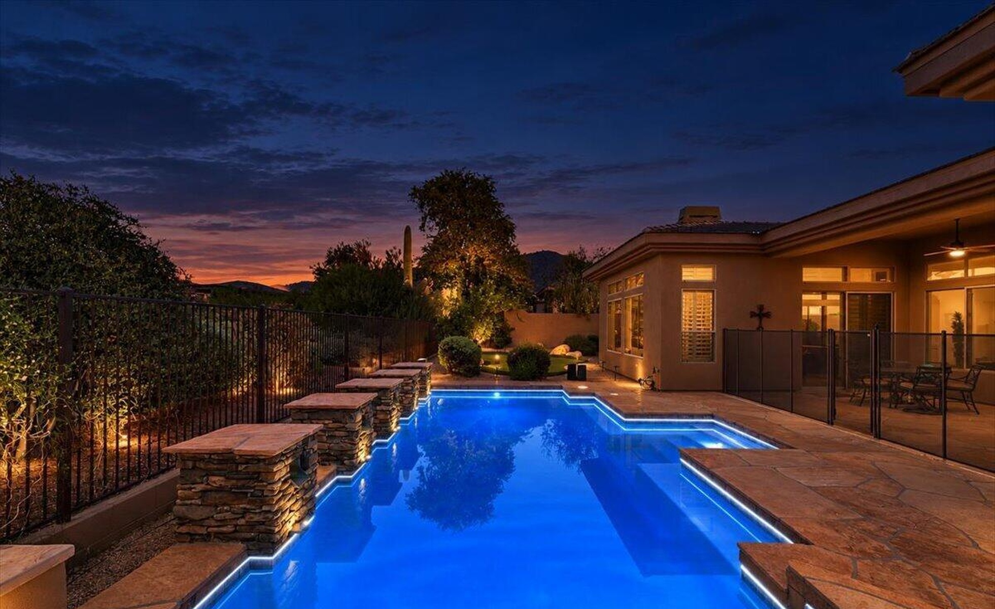  7696 E Moura Dr  Scottsdale, AZ - 物件實景