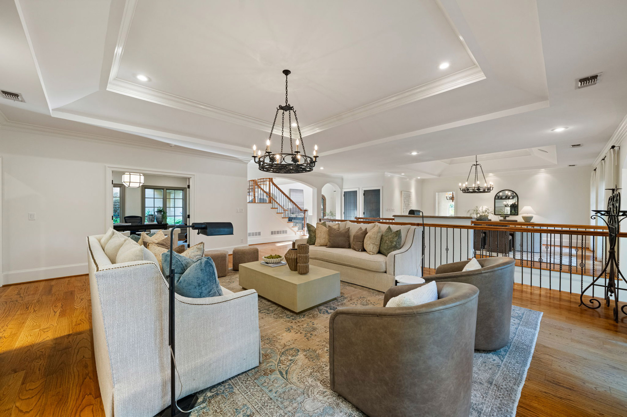  Remarkable Spanish-style Estate on 3.8+/- Private Acres - 物件實景