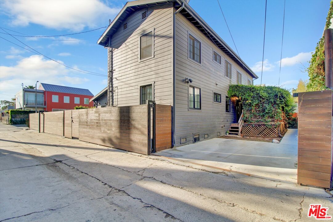 Venice, California, 90291, United States, 7 Bedrooms Bedrooms, ,Residential,For Sale,1700344