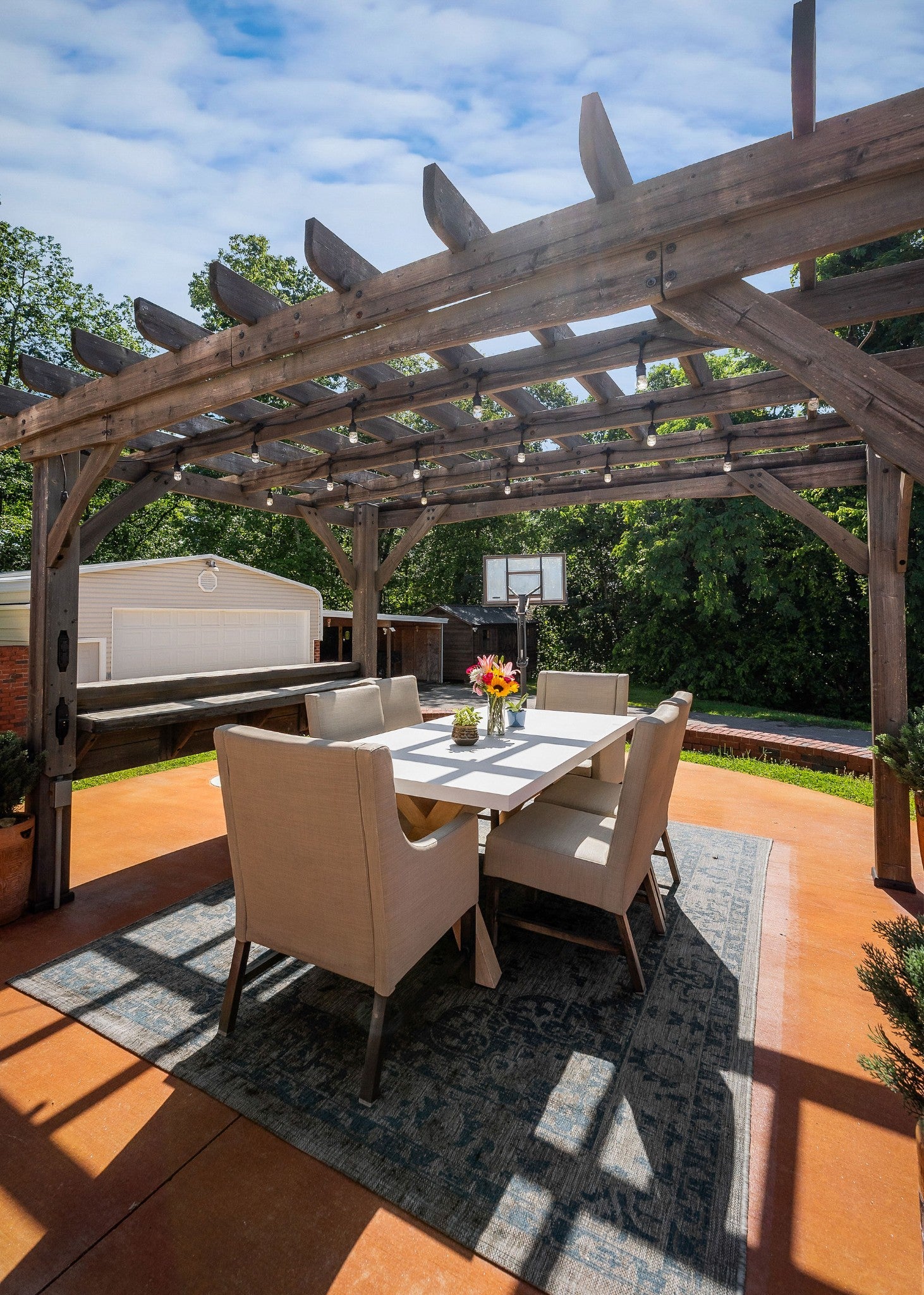 Smithville, Tennessee, 37166, United States, 1 Bedroom Bedrooms, ,4 BathroomsBathrooms,Residential,For Sale,2006606