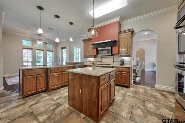 Lindale, Texas, 75771, United States, 4 Bedrooms Bedrooms, ,3 BathroomsBathrooms,Residential,For Sale,1983083